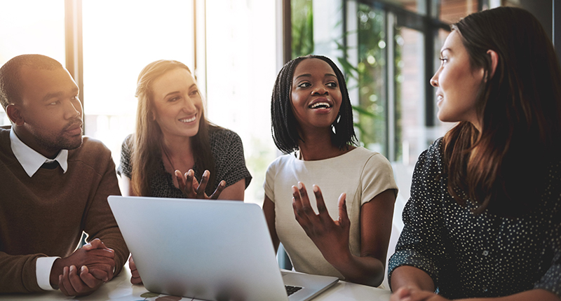 5 Ways to Optimise Your Internal Communications Using Email_Everlytic Blog_Group of Colleagues Working Together